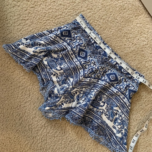 Patterned Shorts - Picture 3 of 6